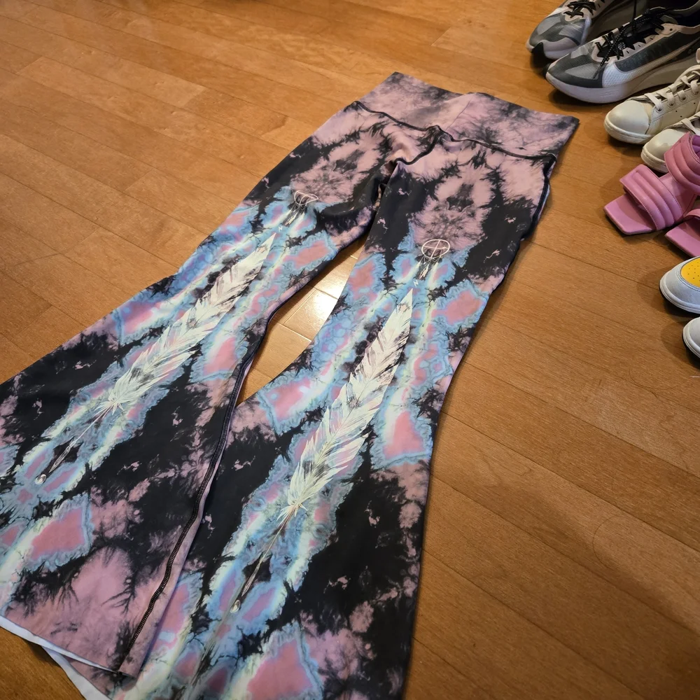 Teeki Tie-dye Eagle Feather Pink high waist pants Bell Leggings Size Large - Picture 4 of 5